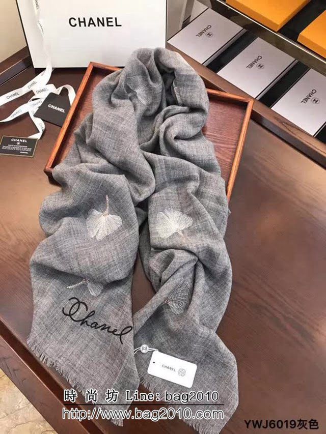 CHANEL香奈兒 最新刺繡羊毛圍巾 YWJ6019 LLWJ6810